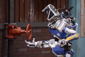 Humanoidné roboty dnes už zvládajú aj náročné úlohy. 