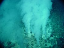 Hydrotermálne deje v laboratóriách a v prírode