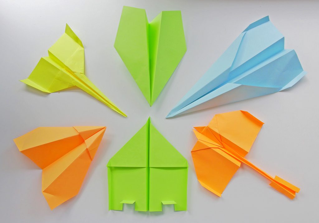 Lietadlo z papiera Časopis Quark