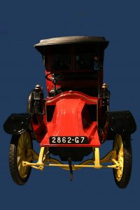 Historické vozidlo taxíka Renault AG1