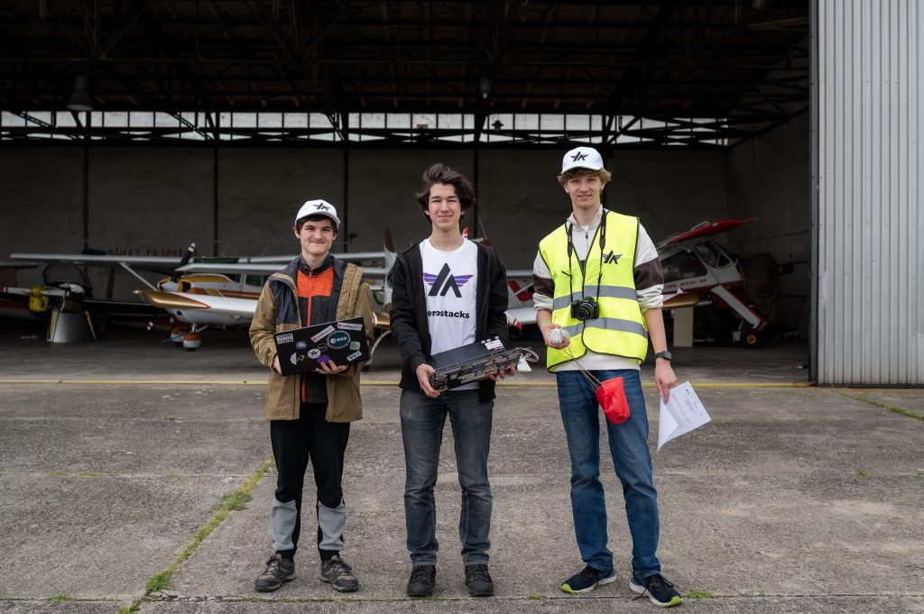 Tím študentským výskumníkov