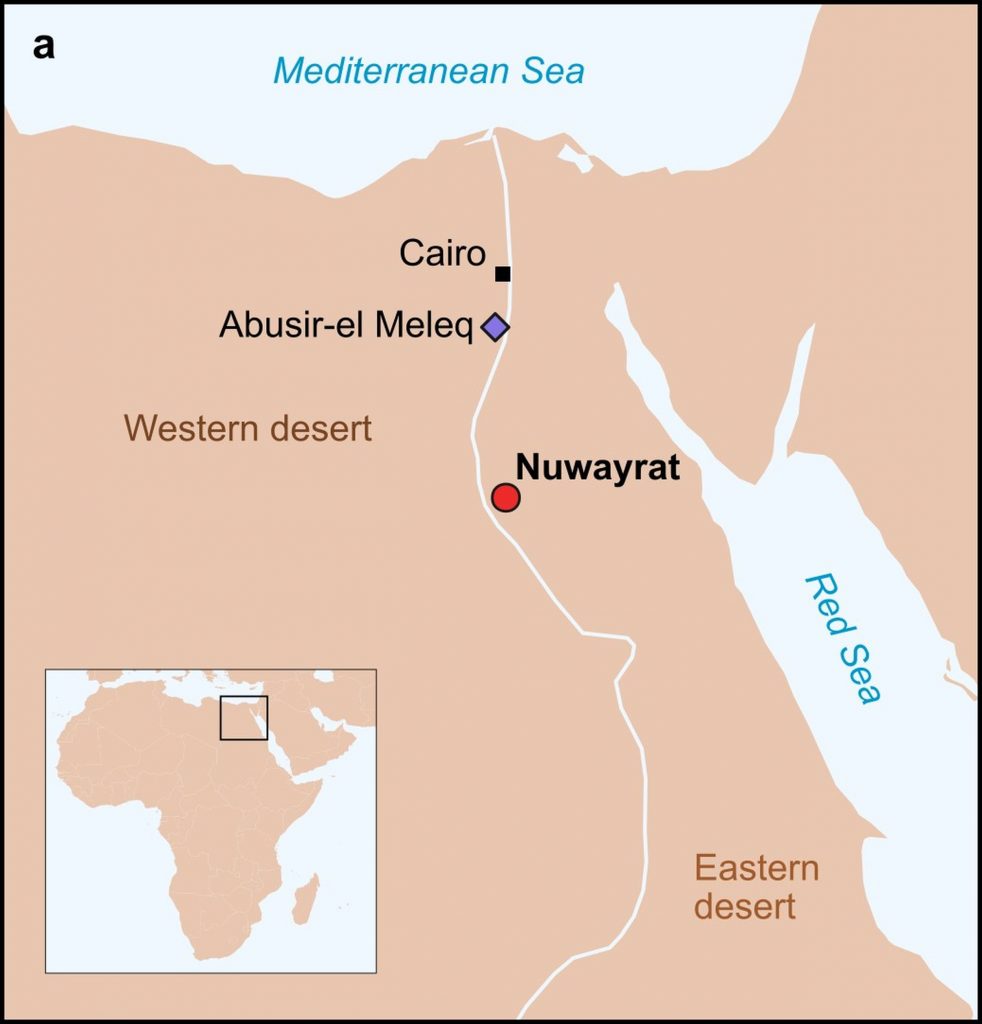 Ilustrovaná mapa Egypta s vyznačeným bodom nálezu ostatkov neznámeho Egypťana