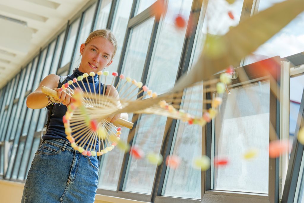 Dievča s cukríkovým vlnostrojom