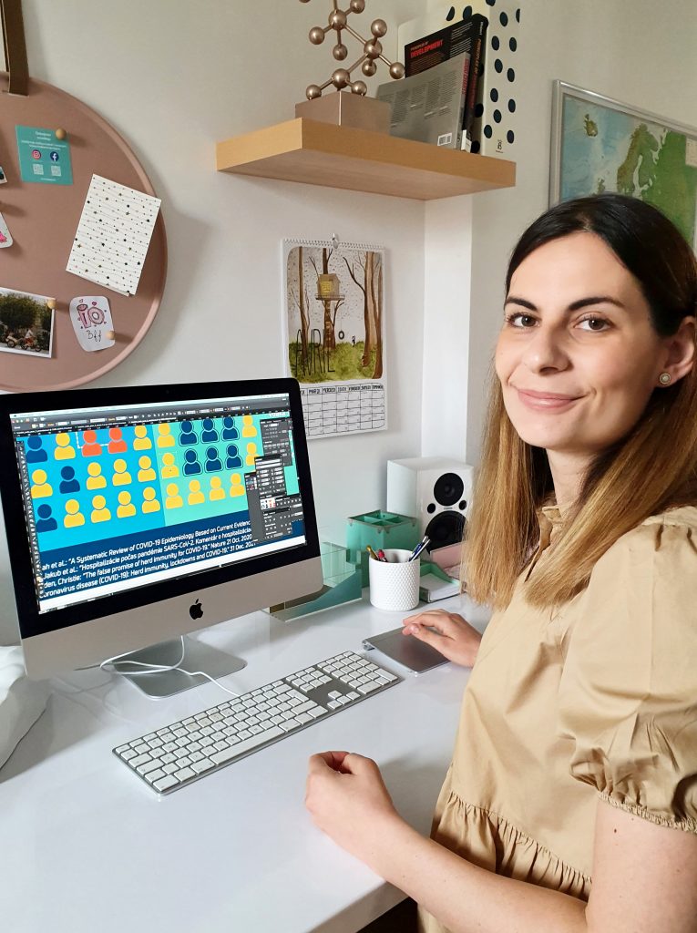 Lucia Ciglar pri tvorbe infografiky na počítači