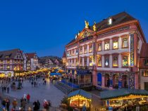 Šťastní a veselí stavitelia