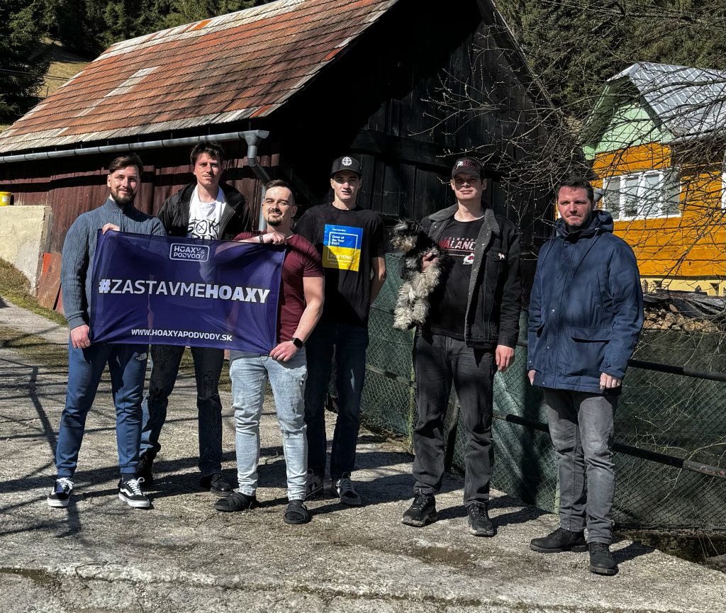 Tím iniciatívy Hoaxy a podvody