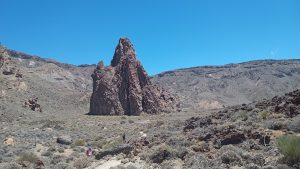 Skalný útvar v suchej krajine