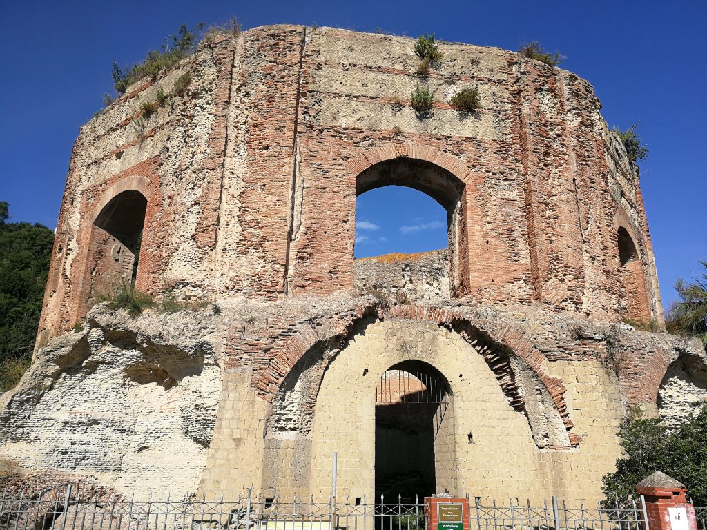 Pozostatky antického chrámu