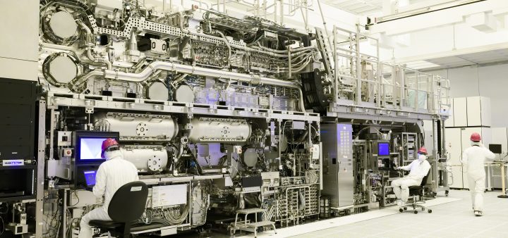 Tajomstvo čipu v telefóne: Neuveriteľná cesta od piesku na pláži až po čip v laboratóriu