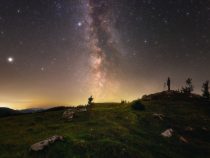 Ako zachytiť hviezdy: Letný sprievodca krajinárskou astrofotografiou