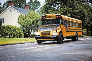 Ikonický žltý školský autobus známy z USA
